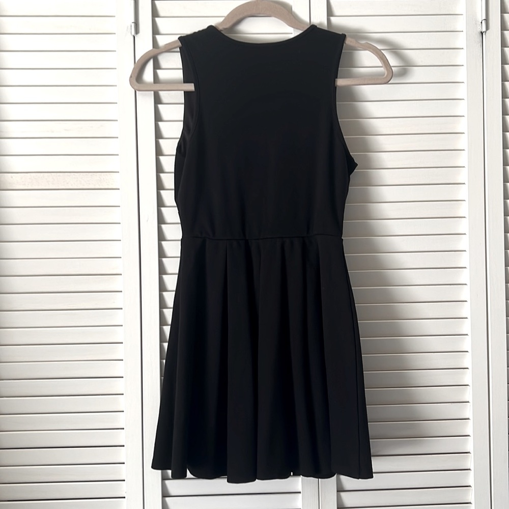 CUTE BLACK DRESS - Picture 4 of 5